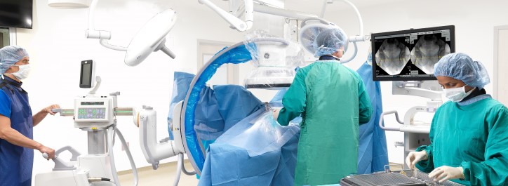 View of a typical interventional radiology suite (© GE Healthcare)