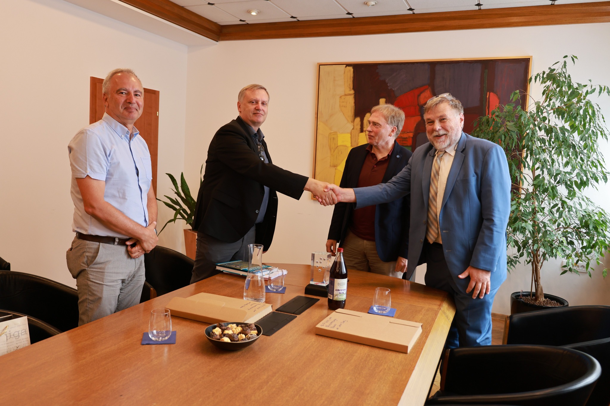 From left to right, Prof. Dr. Denis Arčon, Prof. Dr. Boštjan Zalar, Dr. Mark Pleško and Prof. Dr. Leon Cizelj at the handover of duties.